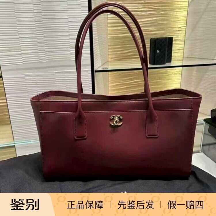 香奈儿酒红牛皮双C托特女包