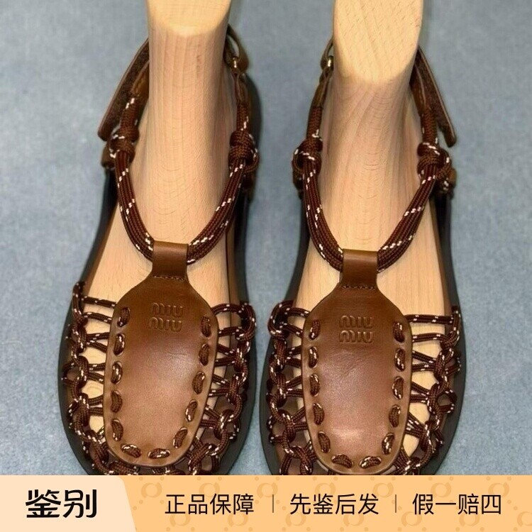 缪缪2026新款皮革编织罗马凉鞋