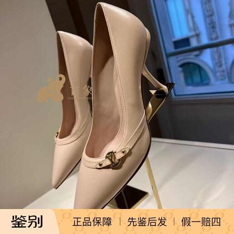 路易威登新款牛皮尖头高跟凉鞋
