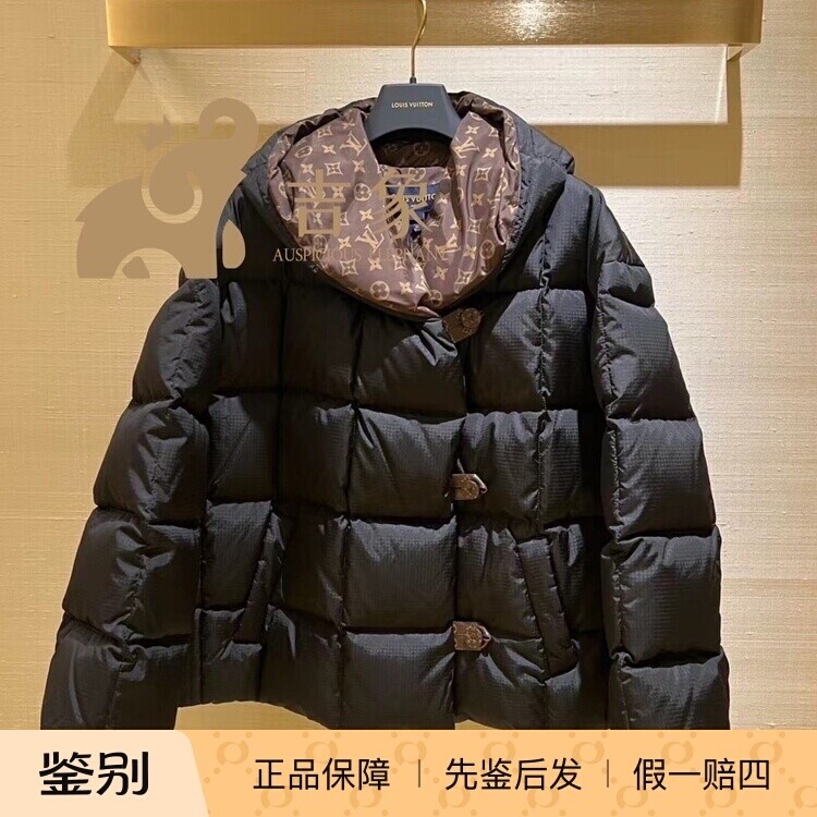 Lv路易威登2024新款女装Monogram长袖连帽羽绒夹克外套1AAIJC