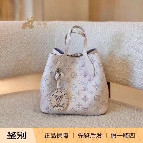 路易威登Monogram镂孔小号购物袋