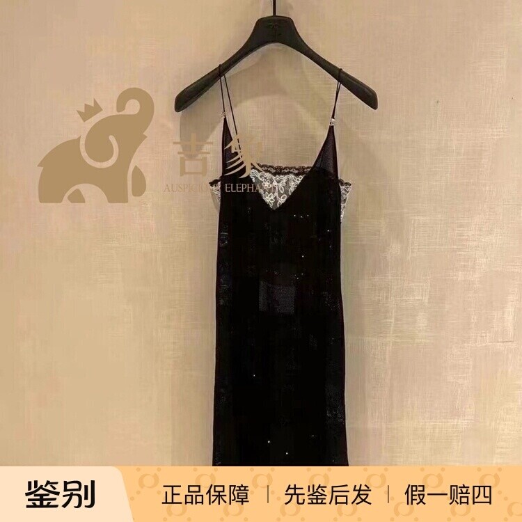 Chanel蕾丝蝴蝶结镂空吊带连衣裙