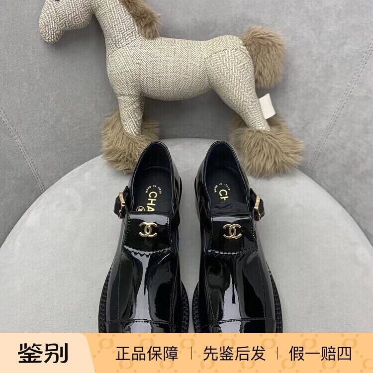 Chanel香奈儿黑色漆皮珍珠玛丽鞋
