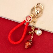 速发高档水钻小草莓汽扣车创意属爱包挂件金可链圈礼品