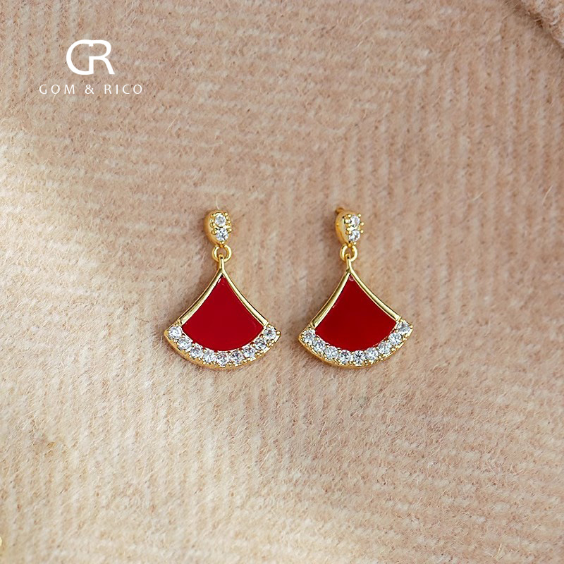 大牌风红色扇形小裙子耳环