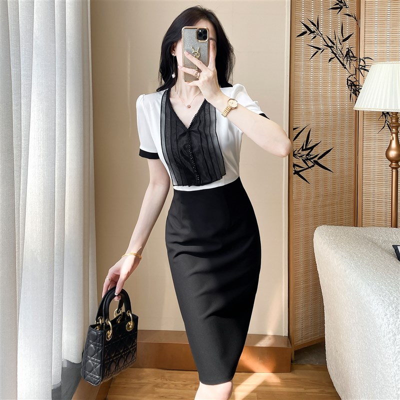 法式轻奢连衣裙女夏季高级感V领显瘦气质通勤包臀裙职业装工装裙