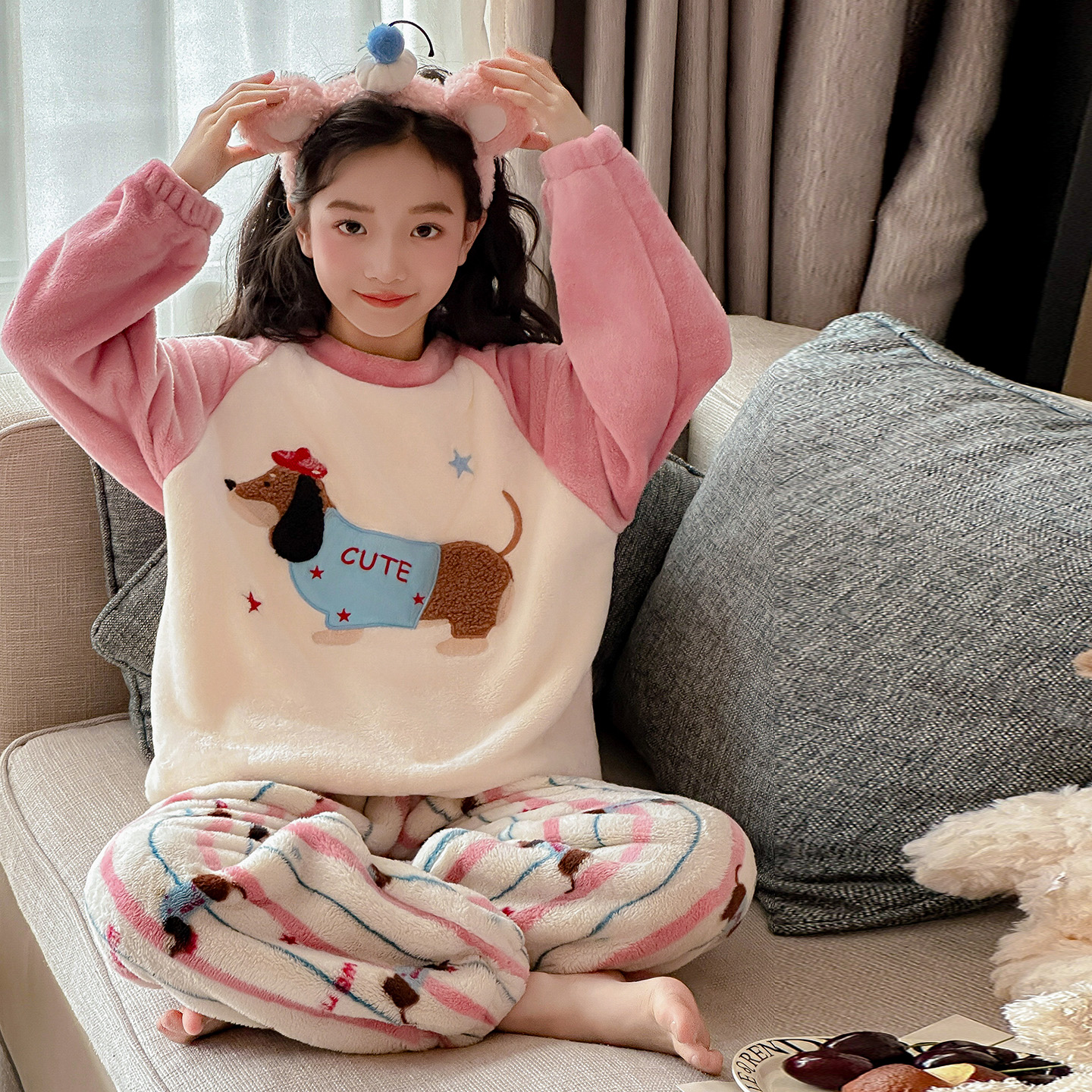 女童秋冬款加厚家居服珊瑚绒睡衣