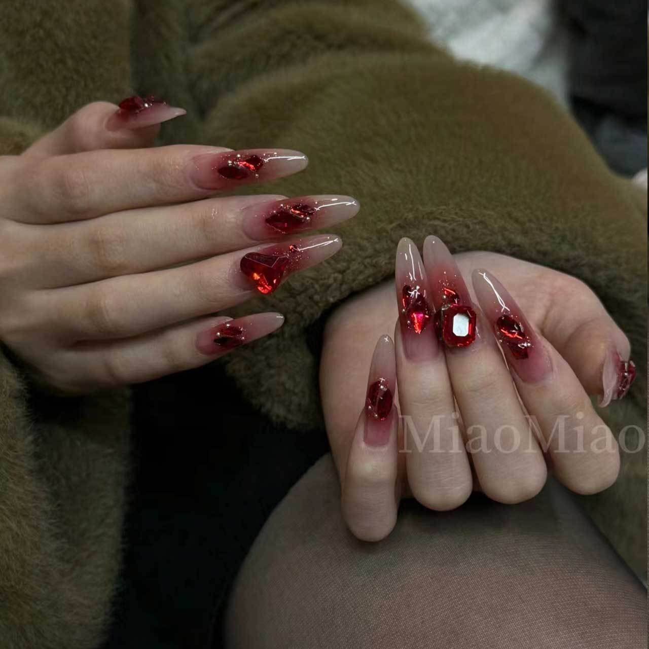 纯手工儿童穿戴甲女童美甲纯手工新年红满钻穿戴甲爆闪美甲浆果红,彩妆/香水/美妆工具,美甲工具,淘宝优惠券,粉丝福利购,淘宝优惠卷