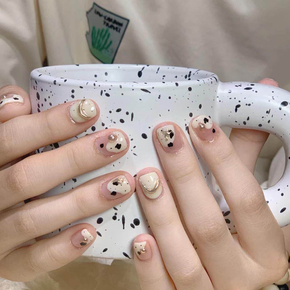 ins风美甲小众美甲穿戴甲日式鹌鹑蛋美甲奶白色可爱短款学生甲片,彩妆/香水/美妆工具,美甲工具,淘宝优惠券,粉丝福利购,淘宝优惠卷