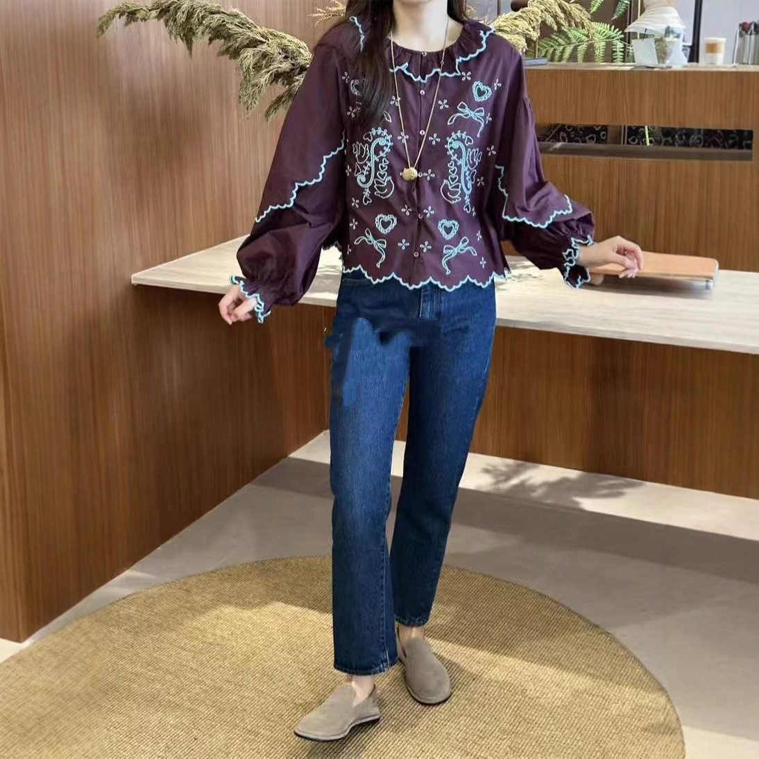 法式小众25年秋冬新款重工镂空刺绣甜美荷叶领前排扣长袖衬衫上衣