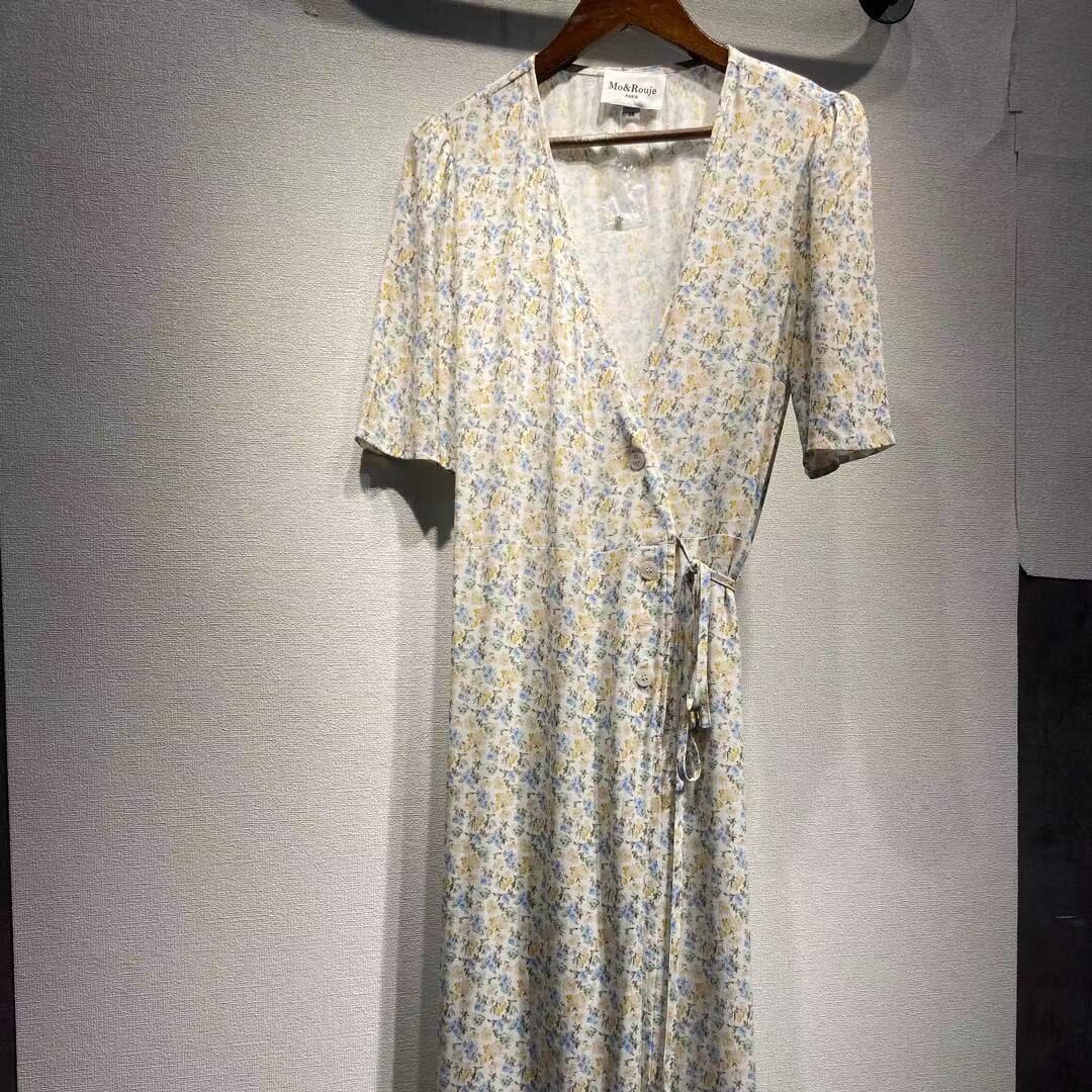 Ro家连衣裙小个子高级感法式碎花裙复古V领收腰显瘦人丝茶歇裙子