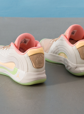 NIKE耐克男鞋新款运动休闲比赛训练场上实战耐磨篮球鞋IO01