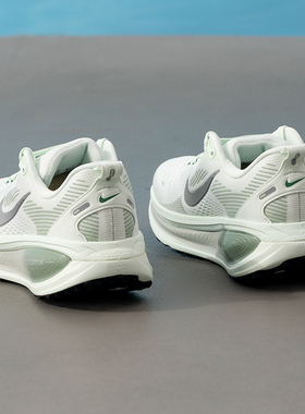 NIKE耐克女鞋W NIKE VOMERO 18运动训练跑步鞋HM6804-300新款网面