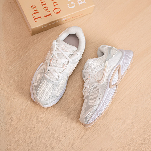 耐克（NIKE）女鞋 2026春季新款v5 rnr运动复古时尚老爹鞋缓震轻