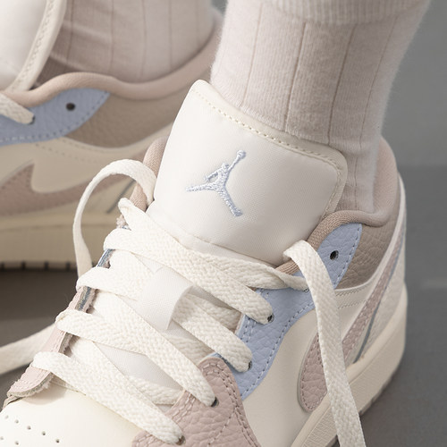 NIKE耐克官方低帮板鞋女鞋2026新款AJ 1休闲运动鞋大童鞋IV3219