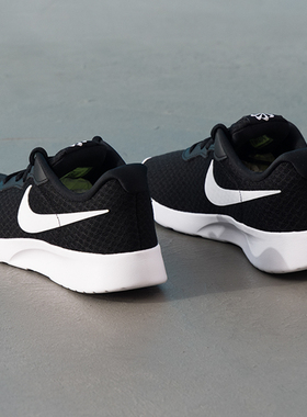 Nike耐克女鞋夏季新款舒适透气软弹运动轻便跑步鞋DV7786-001