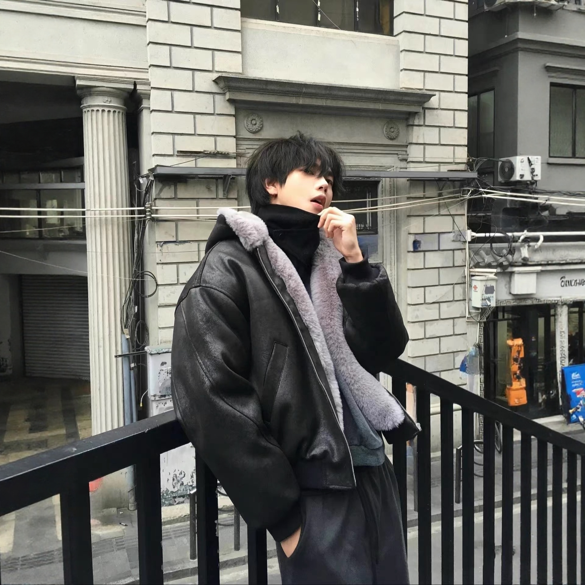 TIDES 霜冻裂纹皮1500G仿水貂“一件过冬”连帽座山雕PU皮外套棉