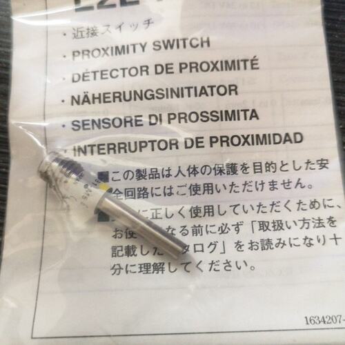 议价接近开关E2E-CR8B1-M5E2E-CR8B1-M1E2E-CR8B1-M3