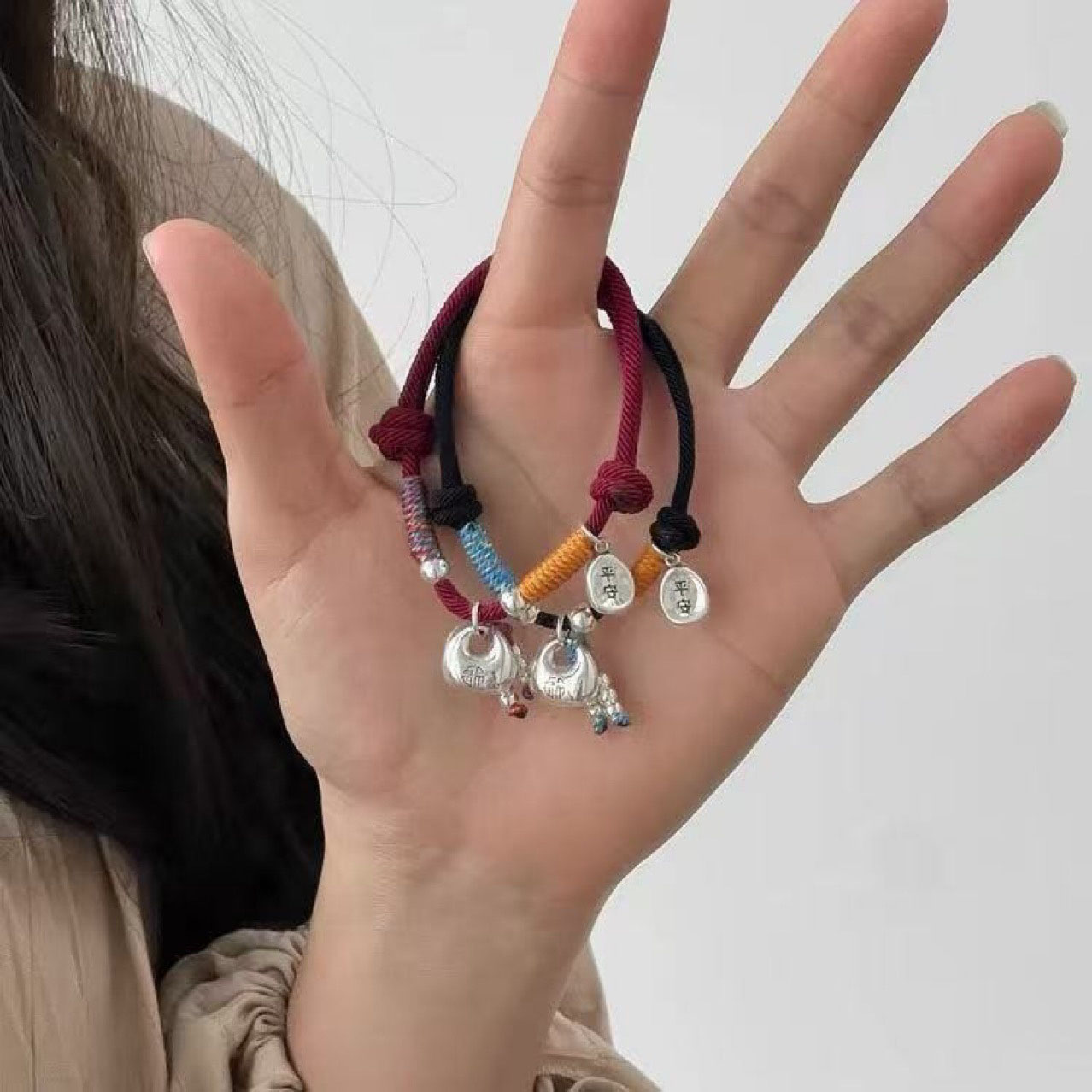 复古风银色坨坨盘缠小胖福袋手链