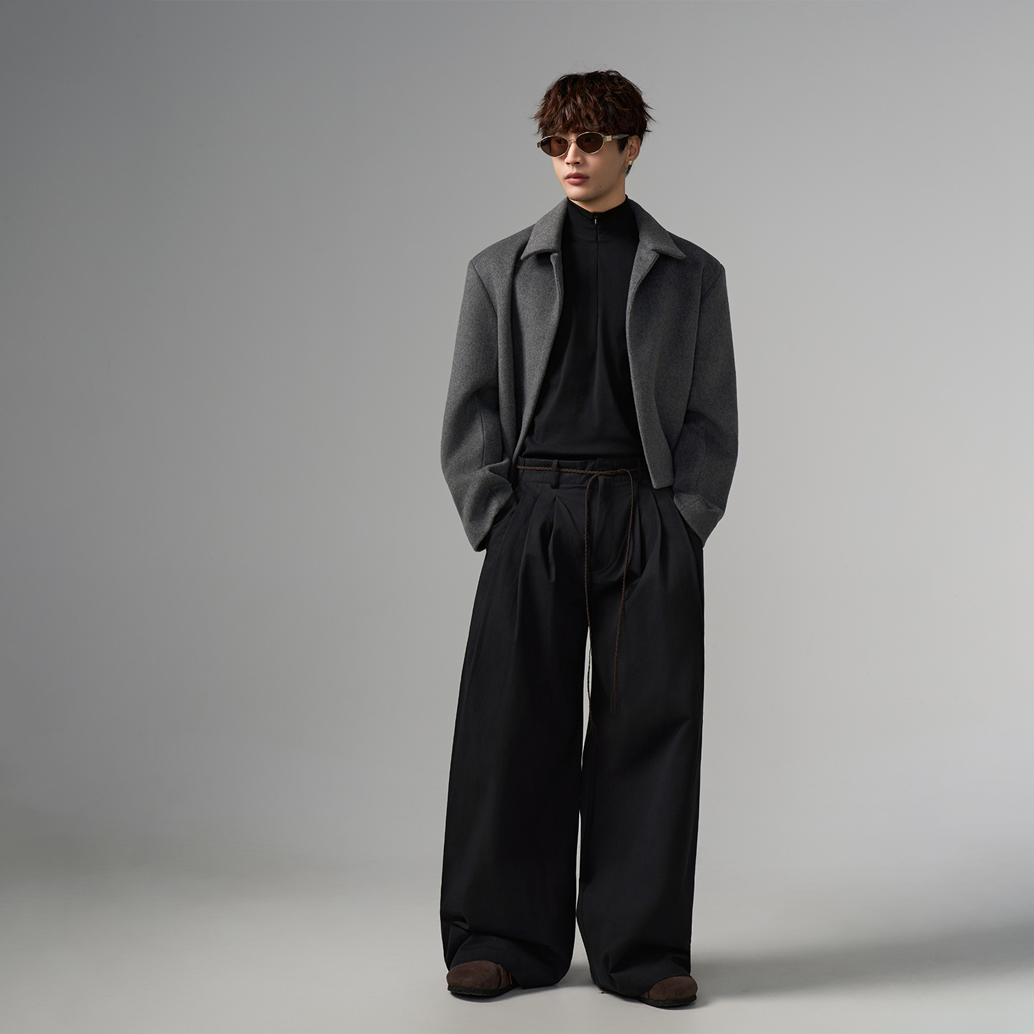 立体短款垫肩翻领羊毛呢混纺夹克