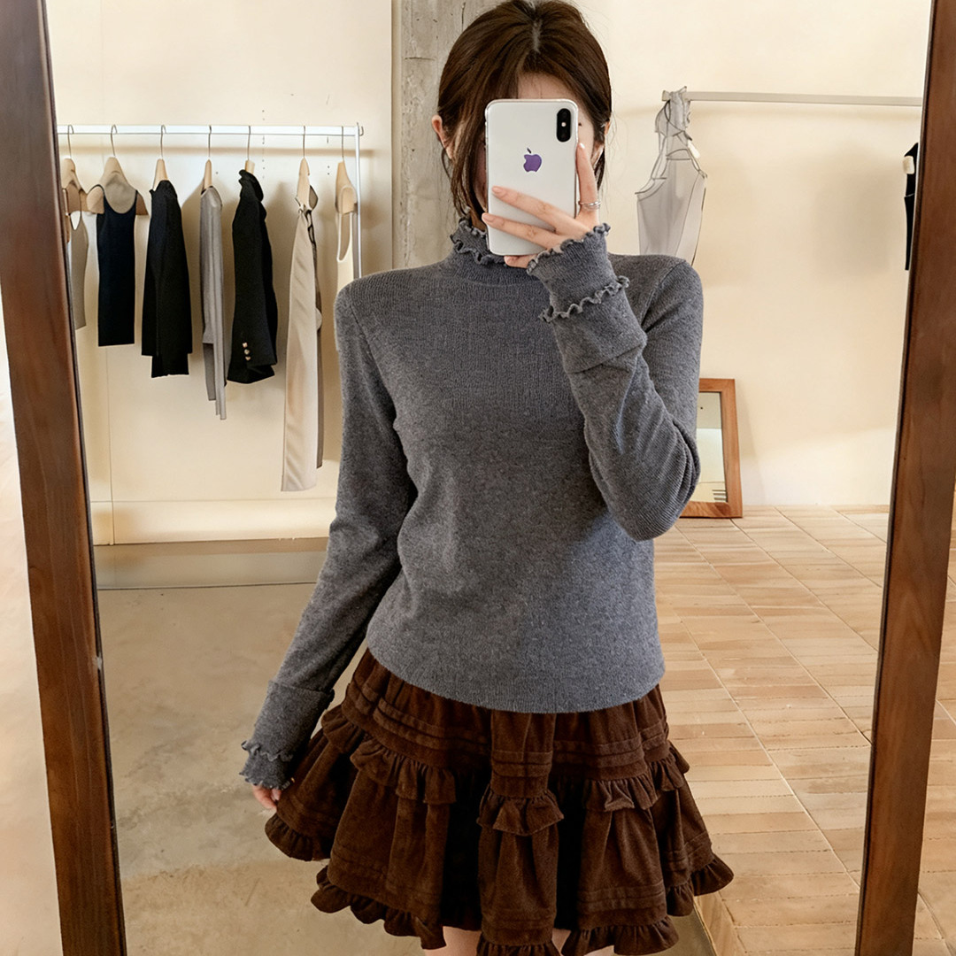 樱桃小姐半高领木耳边针织衫