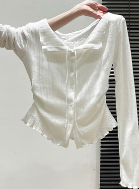 法式木耳边假两件设计长袖T恤女早秋爆款单排扣V领别致打底衫上衣