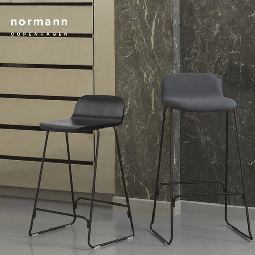 Normann即是系列靠背吧椅