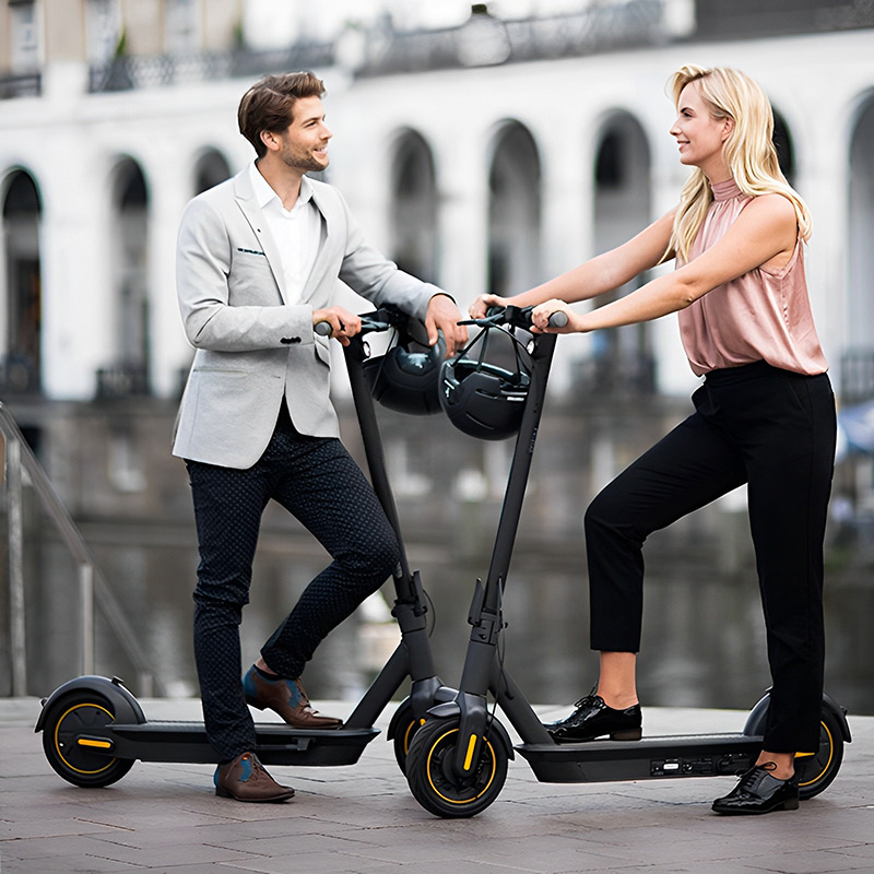 电动滑板车青少年上学上班代步车成人可折叠踏板车高端高速电动车