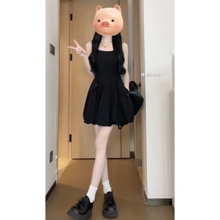 黑色吊带连衣裙女夏季2024新款法式收腰背心裙蓬蓬背带短裙子夏天