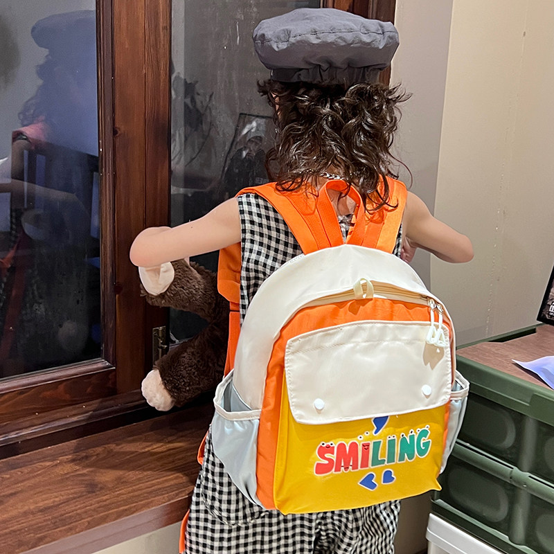 幼儿园书包男童秋季新款大容量双肩包宝宝外出一年级小学生双背包