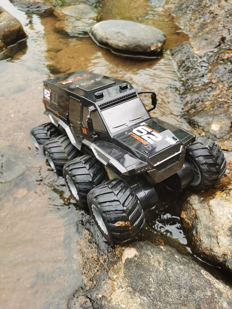 大号汽车8轮越野水陆两栖车男生玩具多功能特技车男孩儿童节礼物