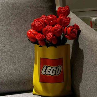 2025新款玫瑰花积木花束花瓶拼装玩具女孩系列男生日情人节小礼物