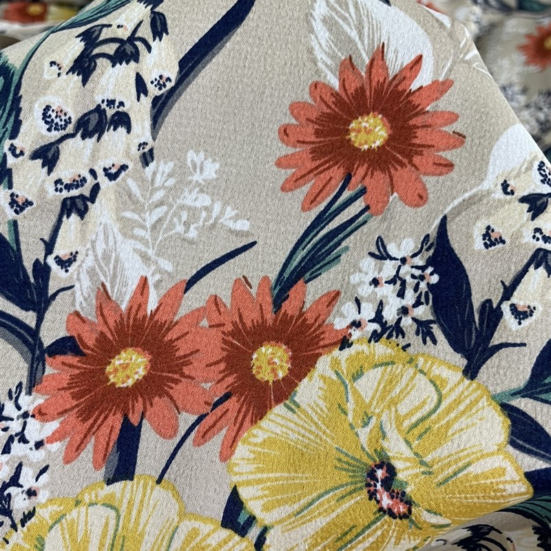 D394夏季杏色底印花缎面雪纺布头柔软透气垂O感连衣裙旗袍上衣面