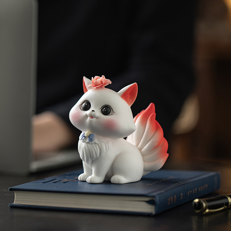 陶瓷可爱九尾狐茶宠摆件