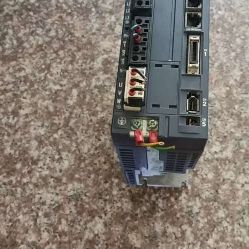 议价变频器R丫H751F5-VV2 750w 220v