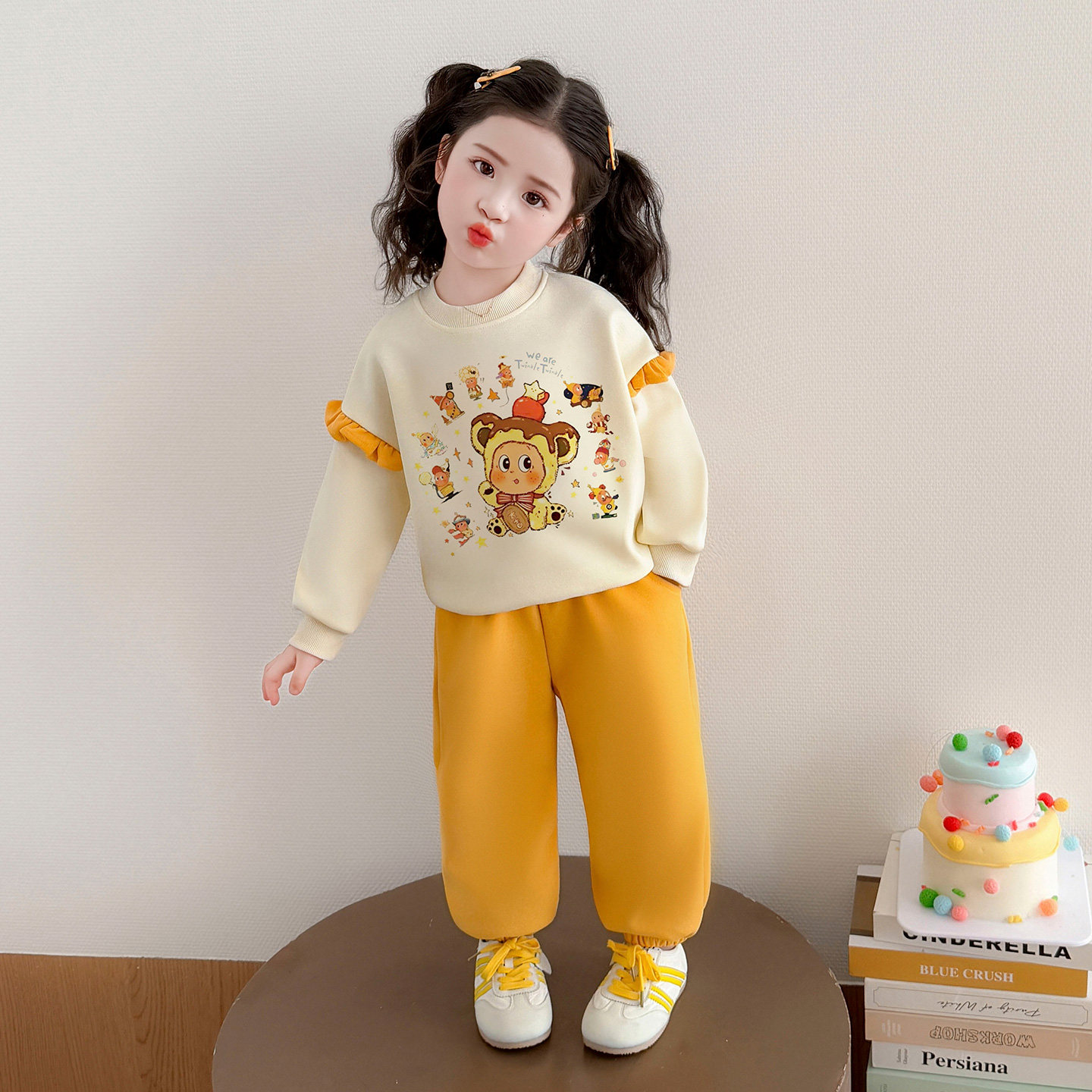 小女孩春季新款可爱休闲卫衣套装女娃娃洋气甜美束脚裤卡通两件套