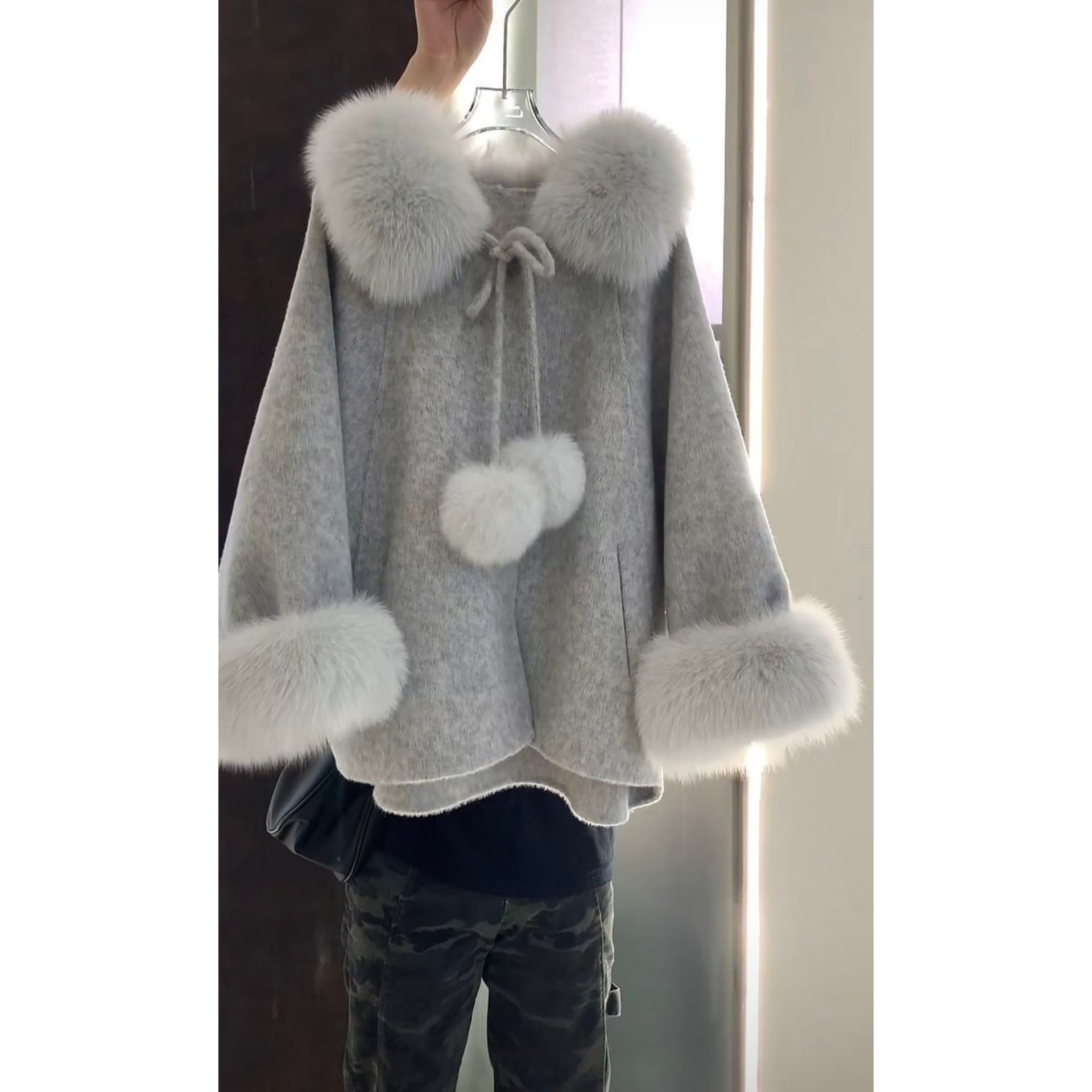 灰色毛毛领短款毛呢外套女秋冬高级感系带斗篷式呢子大衣毛呢大衣