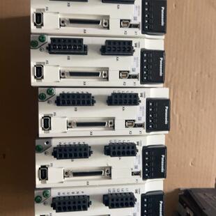 松下伺服驱动器 MBDLN25SG 四台