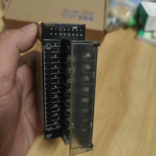 CJ1W-OD212欧姆龙输出模块