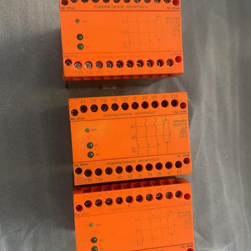 DOLD多德安全继电器 BN5930.48  3个二手拆机