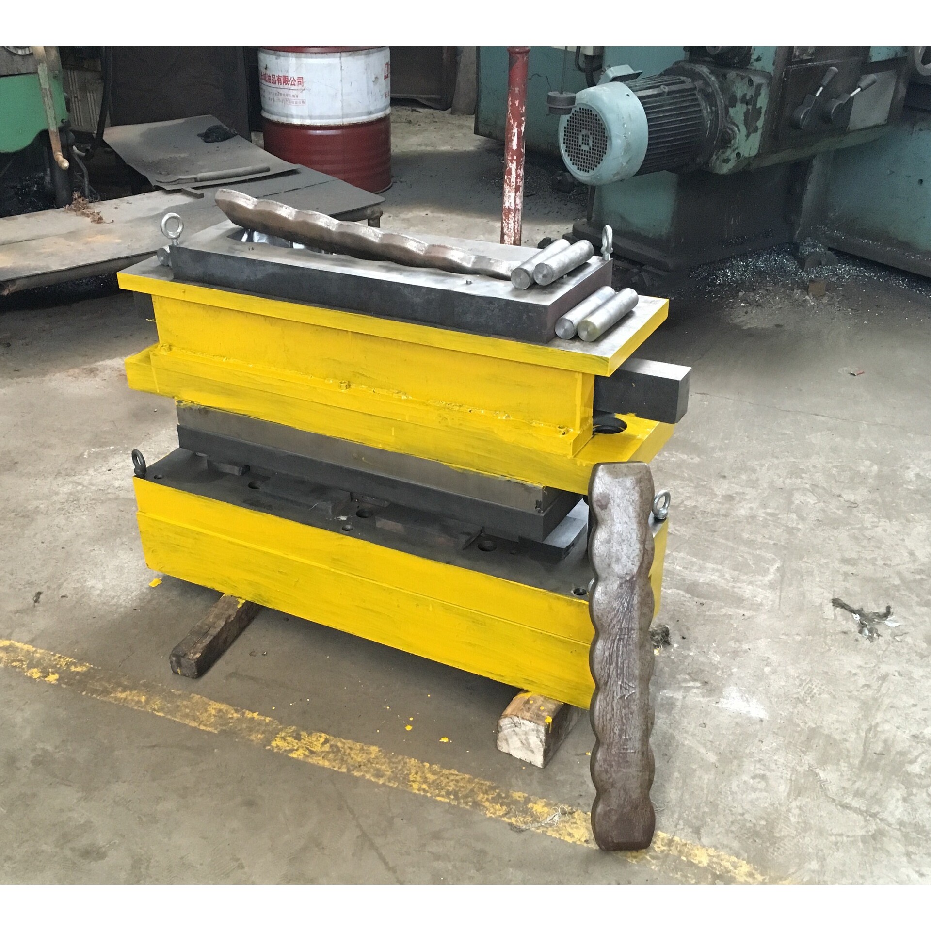 东方模具 【连续模具级进模具】供应五金模具制造 级进模设计加工