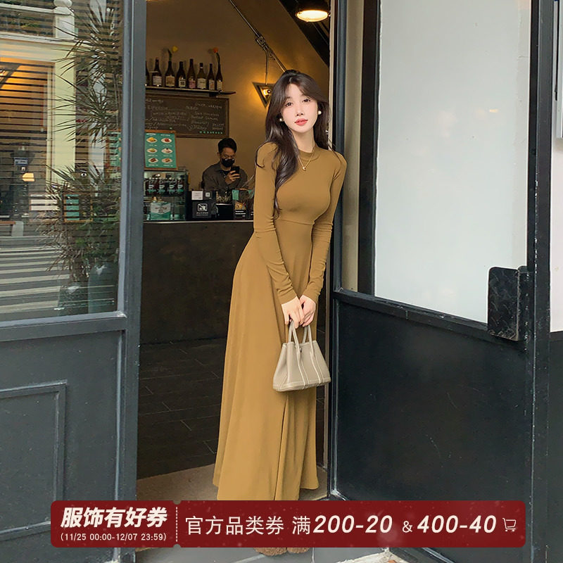 愉悦愉悦圆领垫肩长袖内搭洋装女秋冬气质收腰修身步步生莲长裙