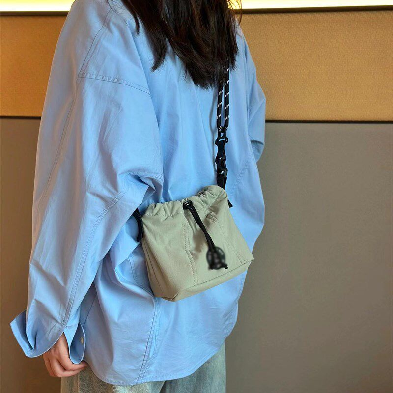 小众设计小锦囊迷你小桶包女斜挎包变形小拎包逛街随身手机包