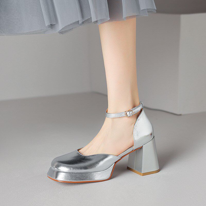 8cm银色主婚纱婚鞋新娘鞋新款显瘦防水台粗跟高跟V鞋不累脚伴娘鞋