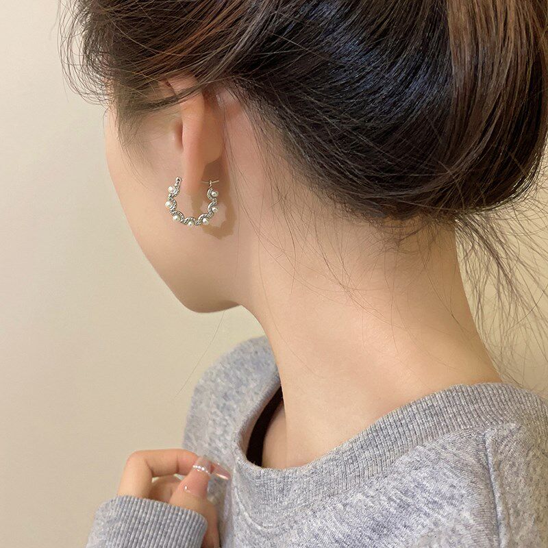 韩国轻奢小众设计高级感圆圈珍珠耳环耳饰女新款个性独特复古耳扣