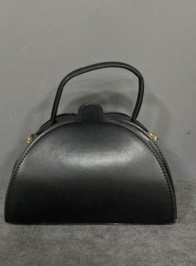 样板房女士包包衣帽间摆件衣柜装饰品黑色流苏手提包水桶包手拿包