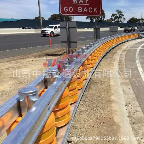 乡村国道省道旋转桶护栏防撞护栏高速公路滚桶护栏Roller barrier