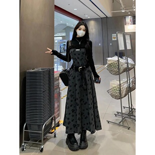 套装 2025秋季 百搭黑色打底衫 复古独特设计显瘦背带裙叠穿新款 法式