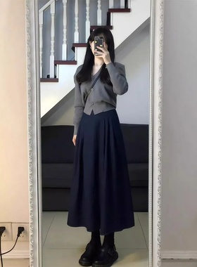 早秋森系学院风温柔灰色针织开衫搭配女学生高腰显瘦半身裙两件套