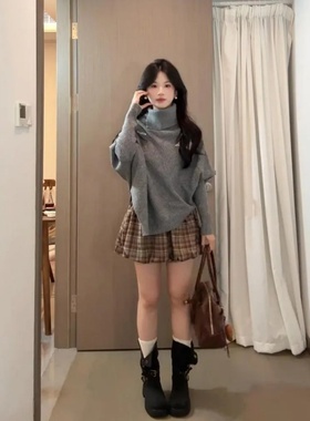 两件套装学院风不规则灰色高领毛衣搭配格纹花苞半身裙裤早秋新款